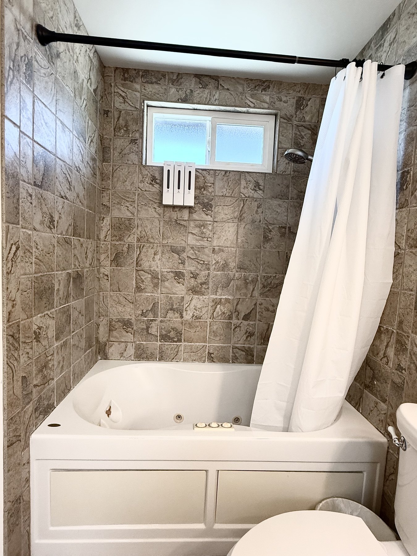 New listing 20% off for World Cup 6Brs near DTLA preview 4